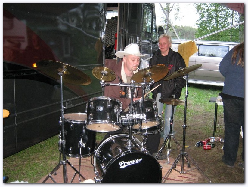 802x601 pixels (218K)